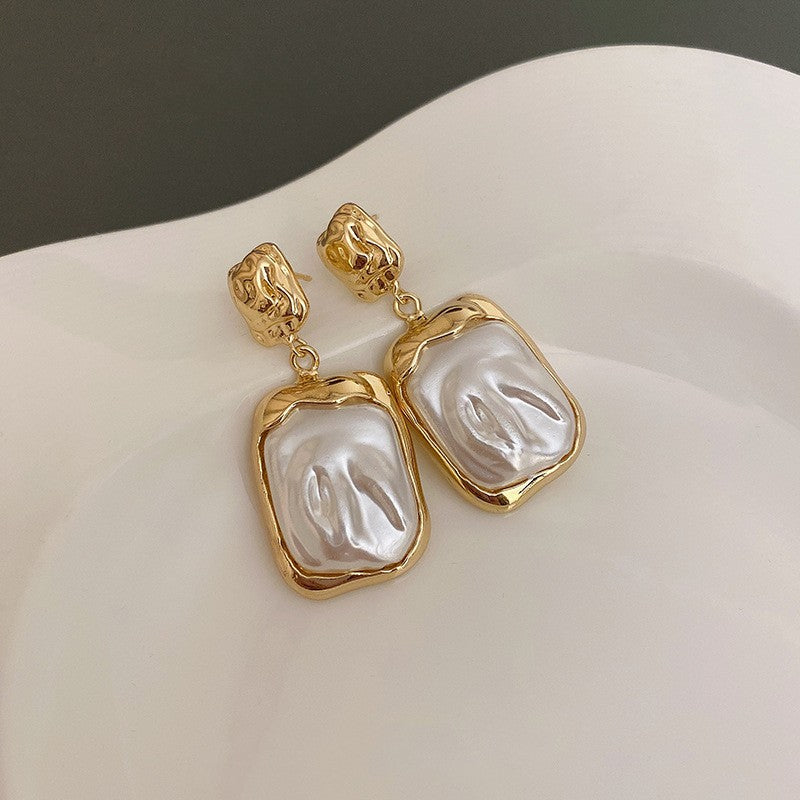 Pearl rectangle earrings gold