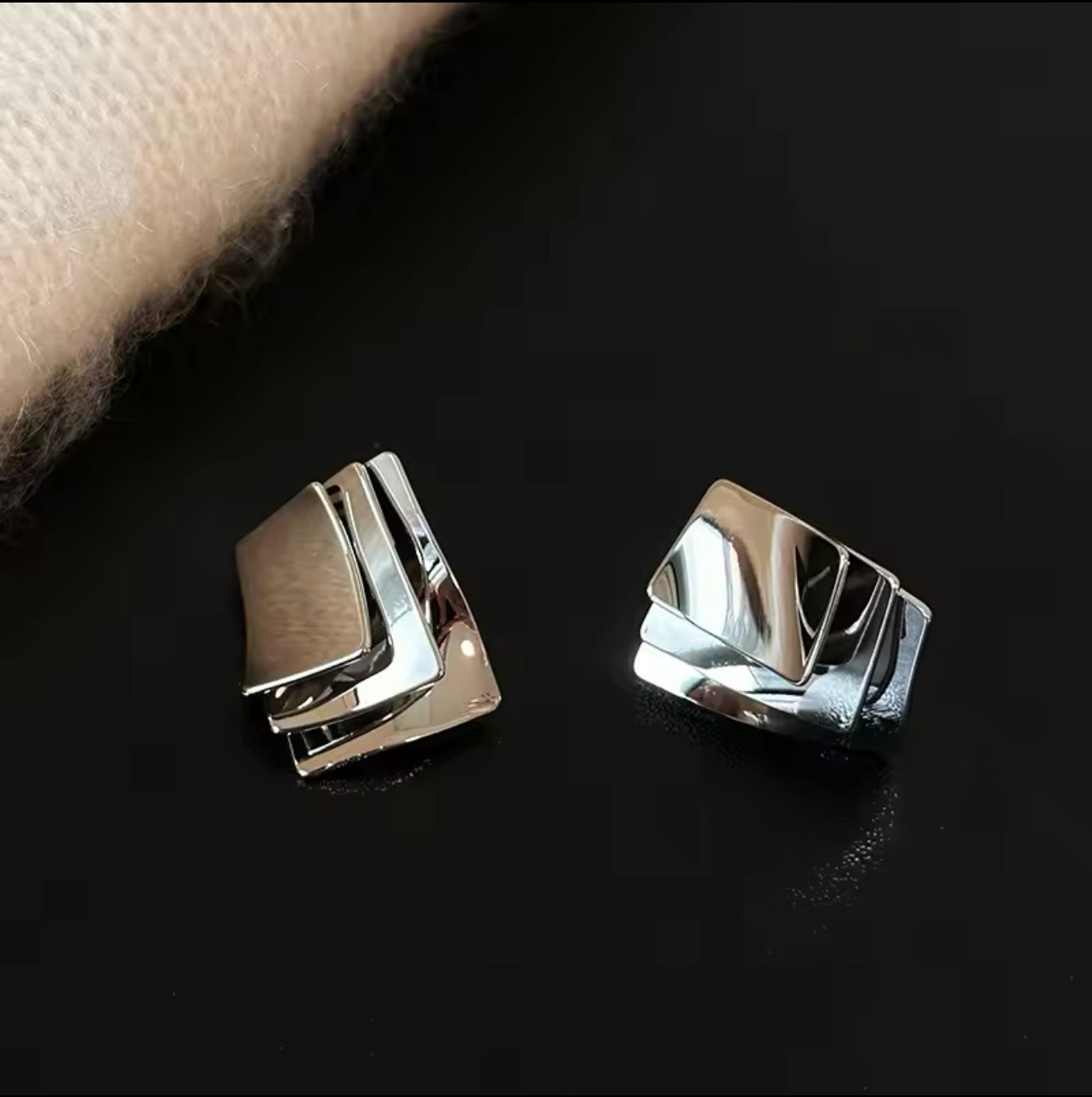 Statement earring for women silver