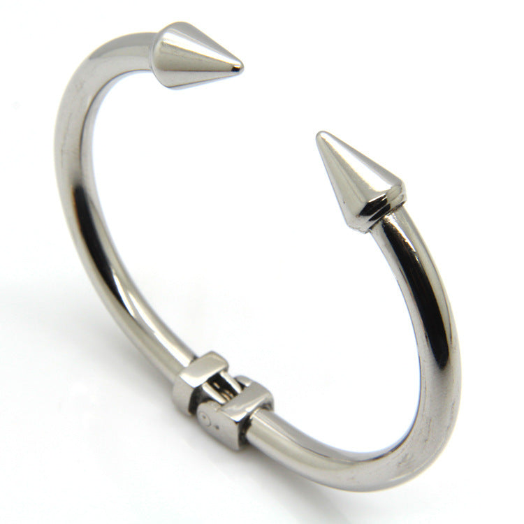 Double arrow edges bangle™ - Jewelry Bay Store