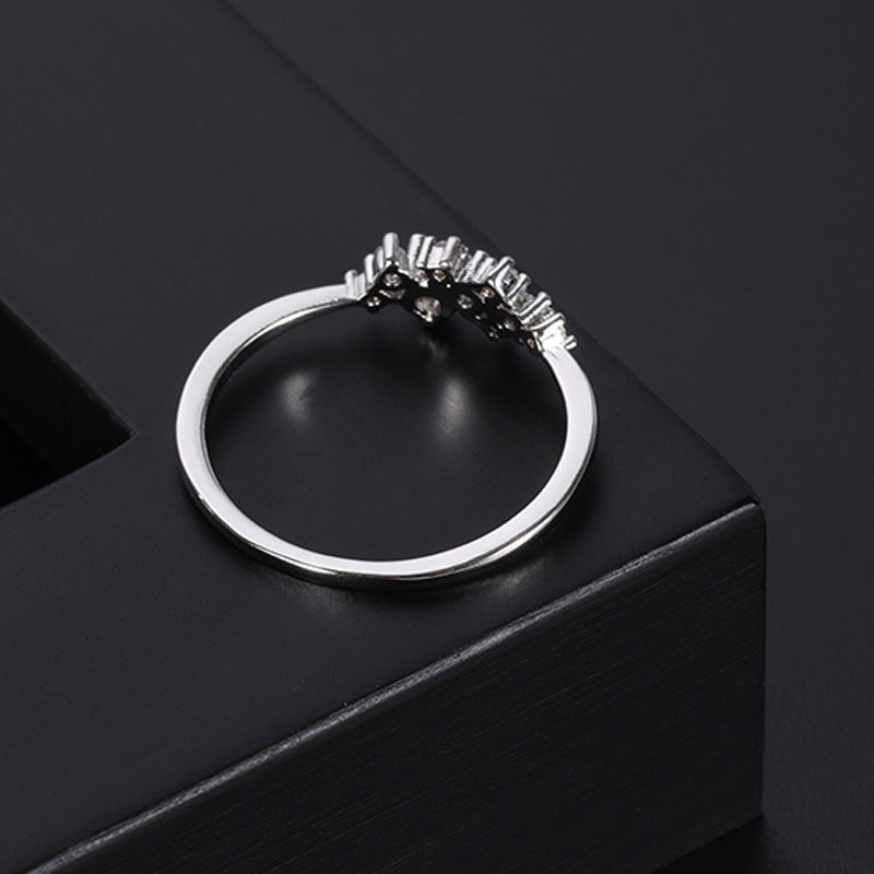 Gold minimalist ring for women