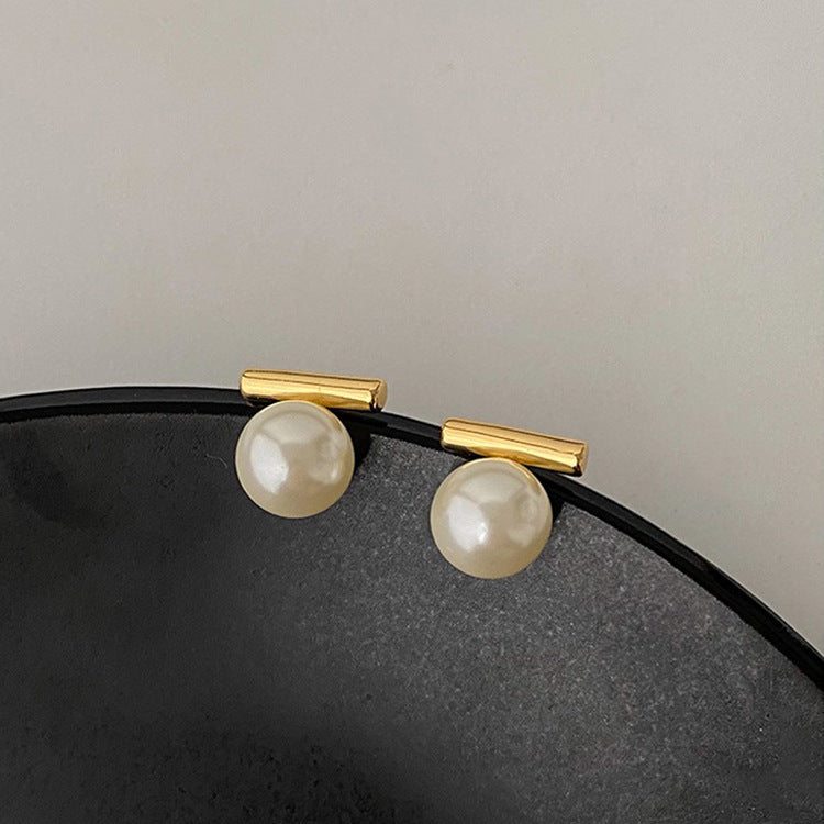 Stud gold women real pearl earrings tanishq