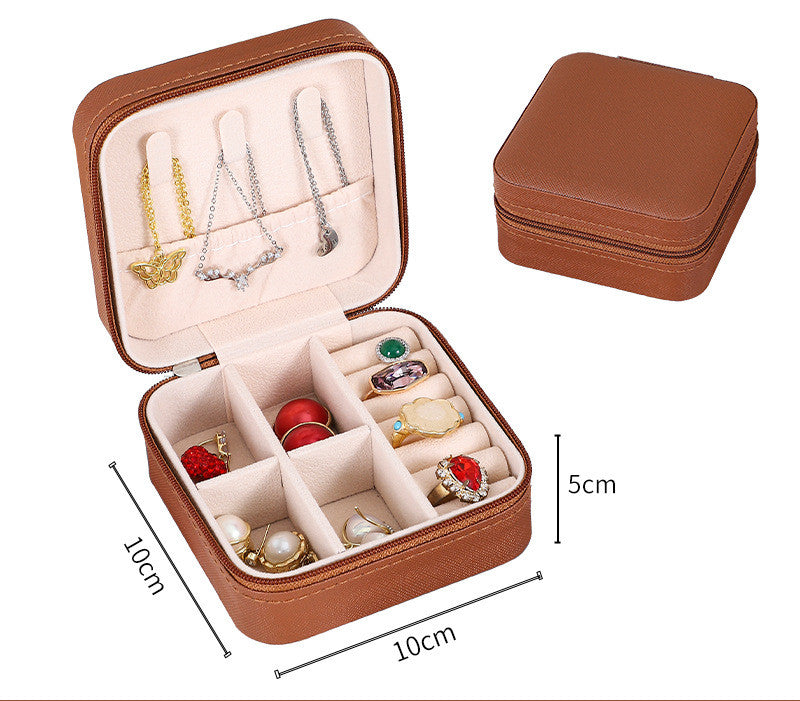 Women's mini travel jewelry case with zipper
